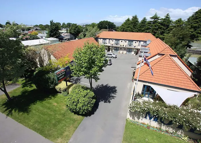 Bush Inn Court Motel